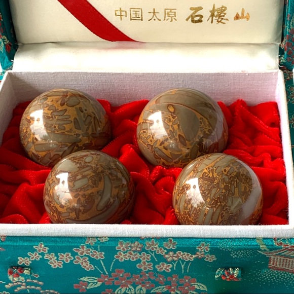 Chinese Healthy Ball Meditation & Exercise Set